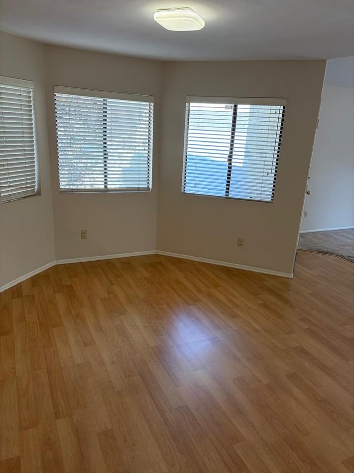 1137 Mission Verde Dr - Photo 4 of 20