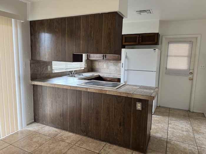 7522 W Montecito Ave - Photo 3 of 22