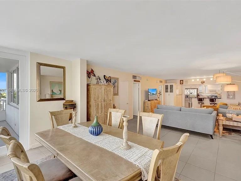 5005 Collins Ave #608 - Photo 6 of 35