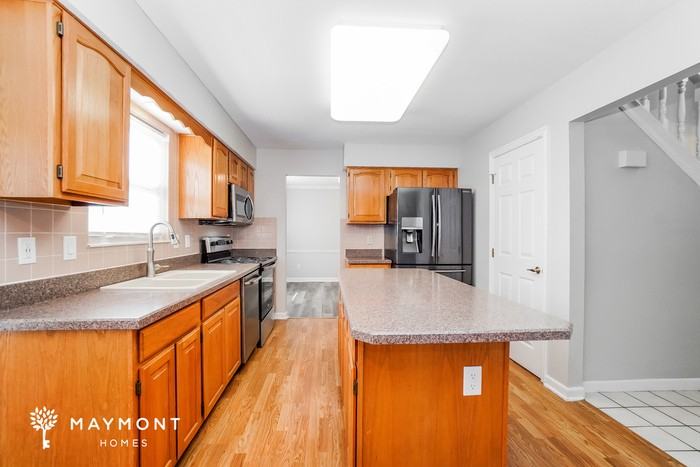 1018 Aberdeen Ct - Photo 6 of 13