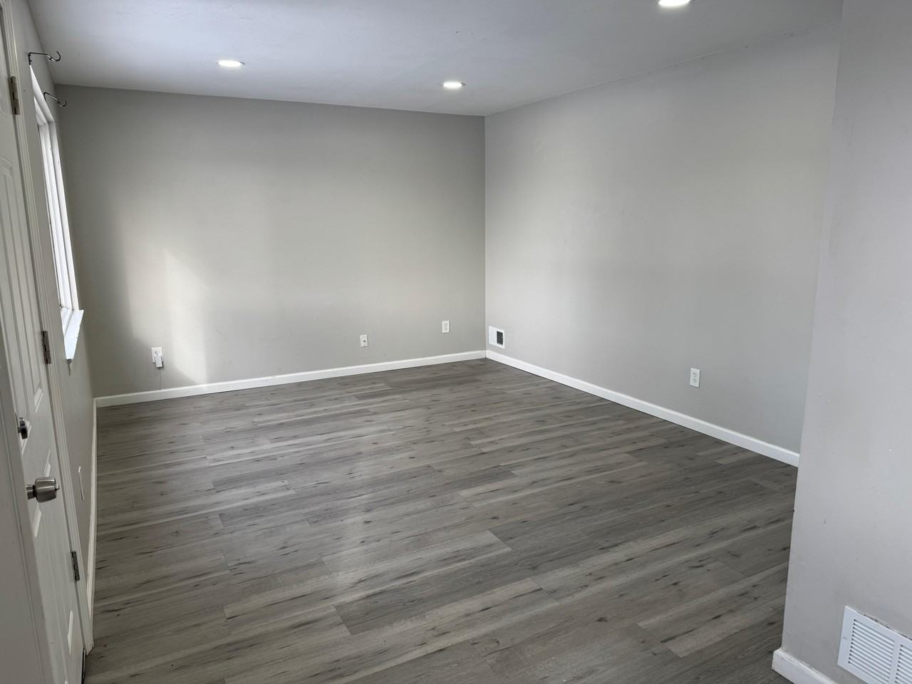 5901 Roosevelt St #NA - Photo 3 of 12