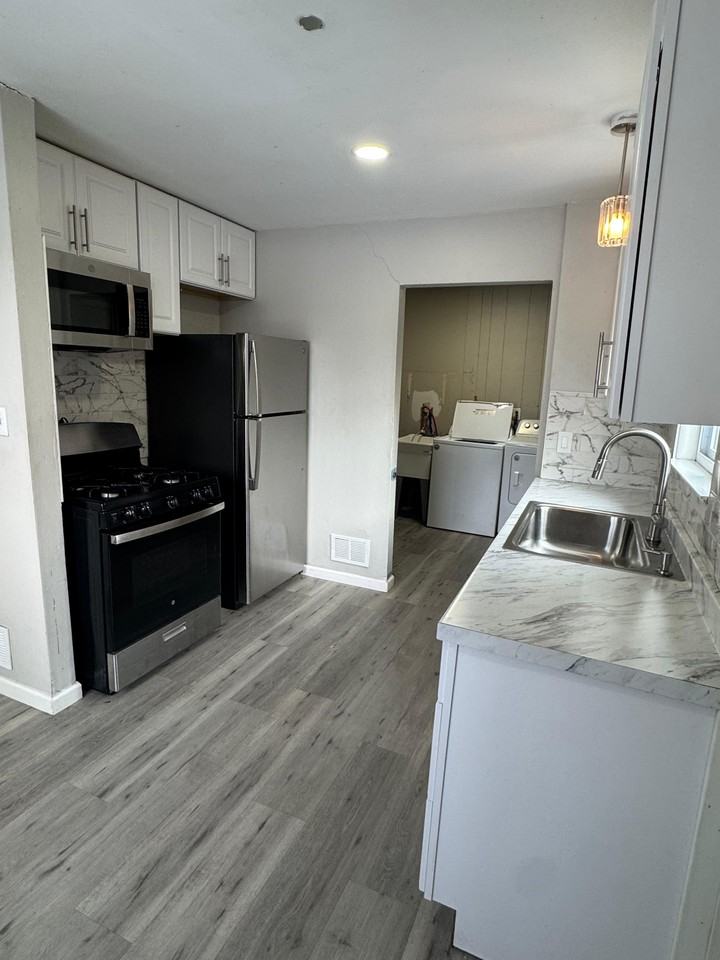 5901 Roosevelt St #NA - Photo 4 of 12