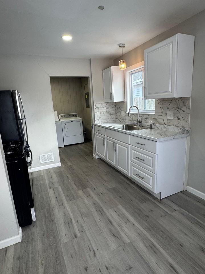 5901 Roosevelt St #NA - Photo 5 of 12