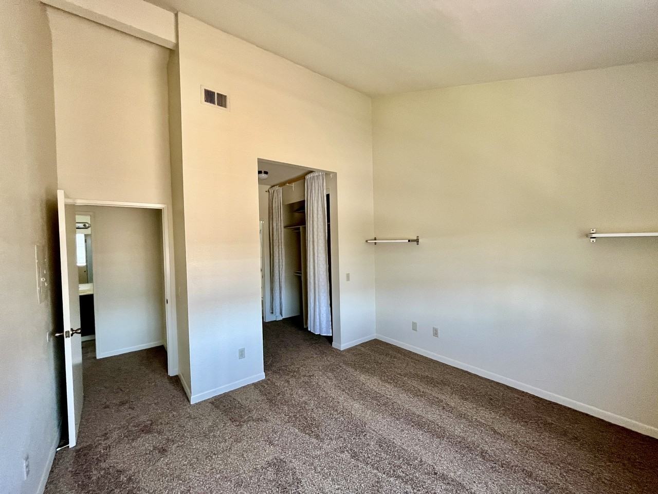 4474 Cleveland Ave #4 - Photo 7 of 9