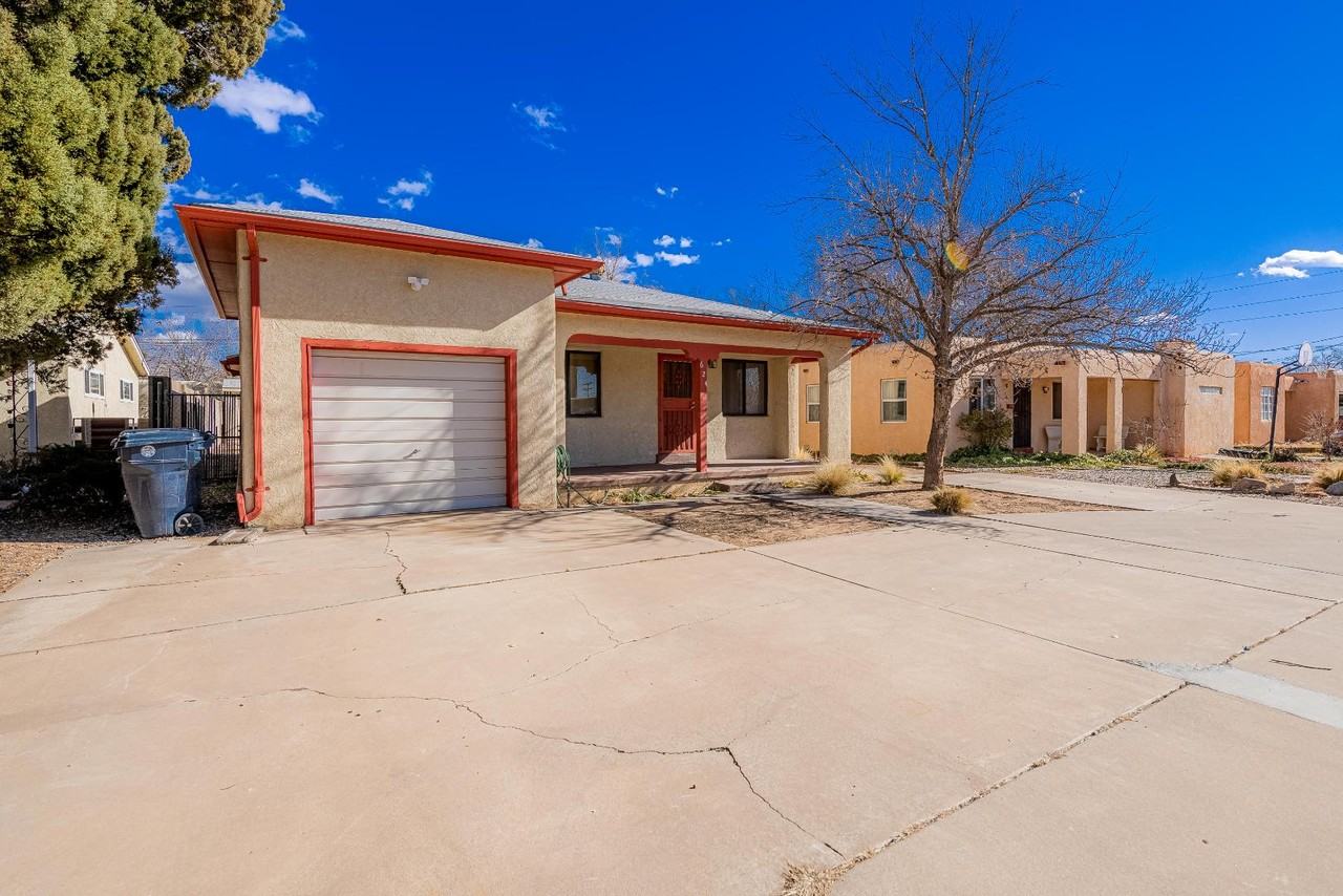 624 Adams St Ne - Photo 3 of 11