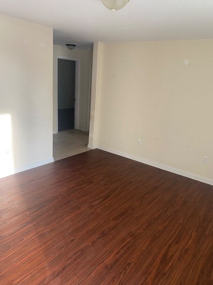 1810 Ozone Ct - Photo 3 of 20