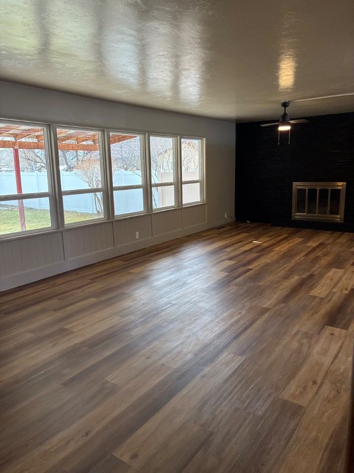 1001 7th St - Photo 2 of 15