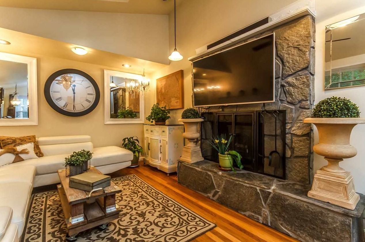 402 S Main St #1 - Photo 5 of 8