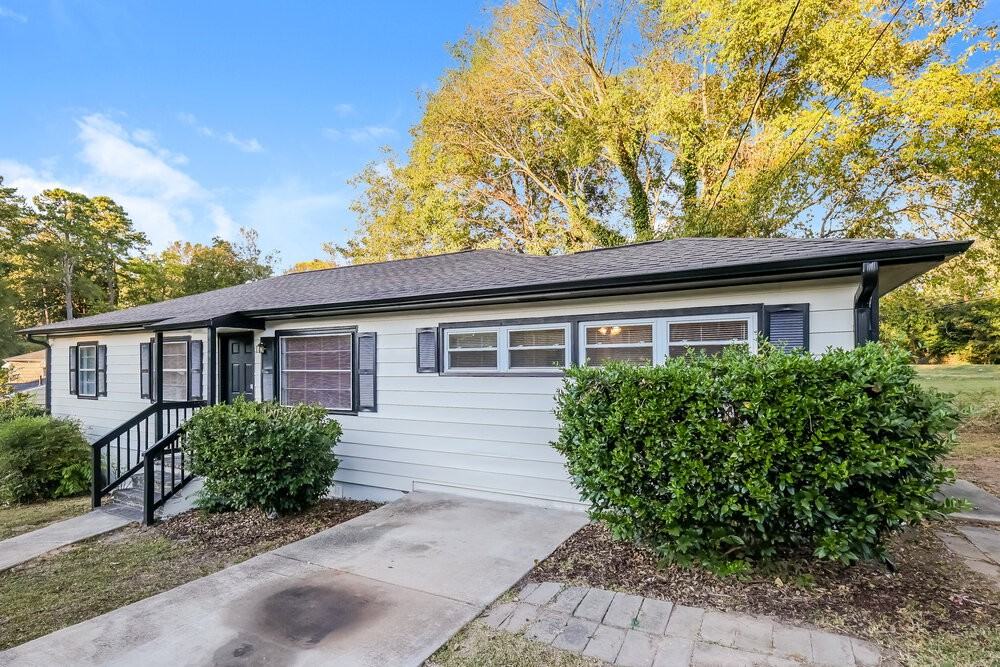 9601 Red Lane Dr - Photo 3 of 19