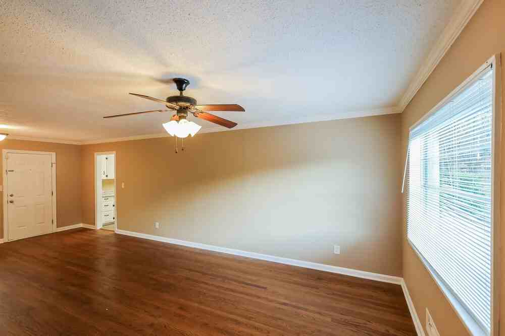 9601 Red Lane Dr - Photo 4 of 19