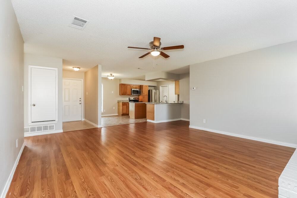 3713 Longstraw Dr - Photo 3 of 14