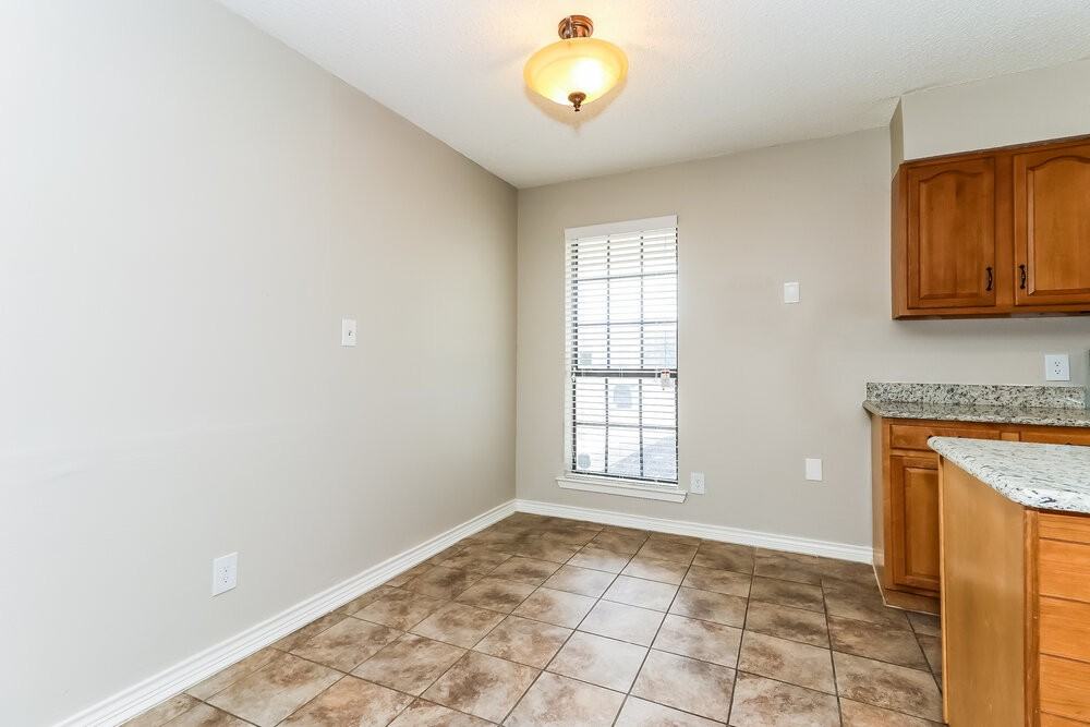 3713 Longstraw Dr - Photo 5 of 14