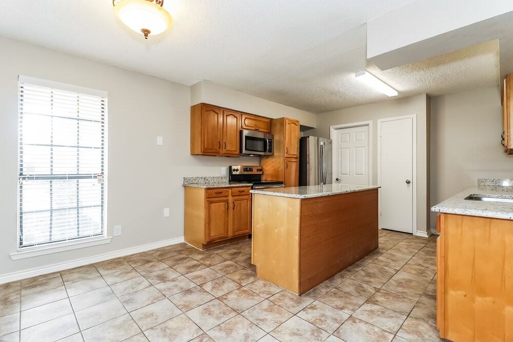 3713 Longstraw Dr - Photo 6 of 14