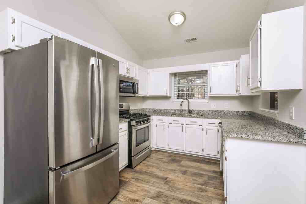 746 Brewers Glynn Ct - Photo 7 of 16