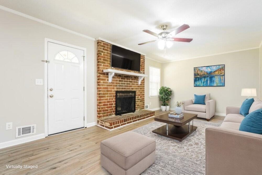 1752 Enid Dr - Photo 3 of 19