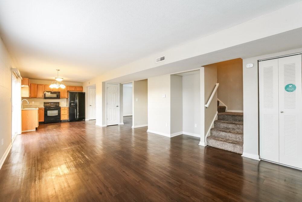 2718 Rothe Ln - Photo 5 of 16