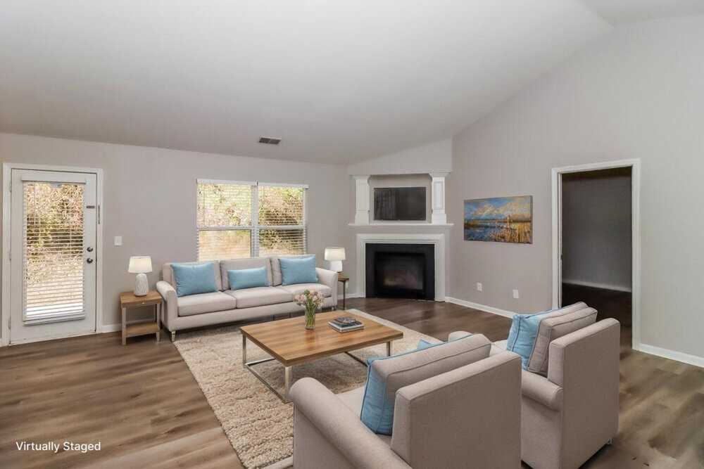 7013 Sunman Rd - Photo 5 of 19