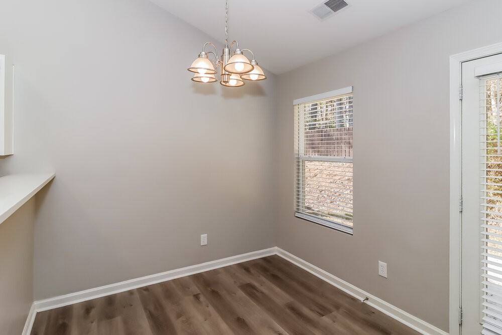 7013 Sunman Rd - Photo 7 of 19