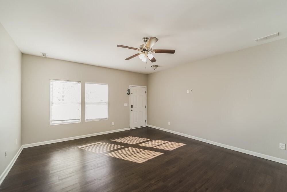 4828 Abercromby St - Photo 7 of 23