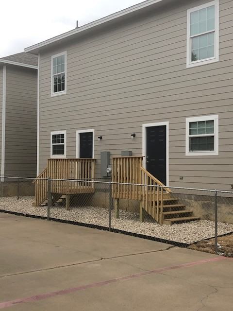 223 S Buffalo Ave Apt C #1 - Photo 2 of 10