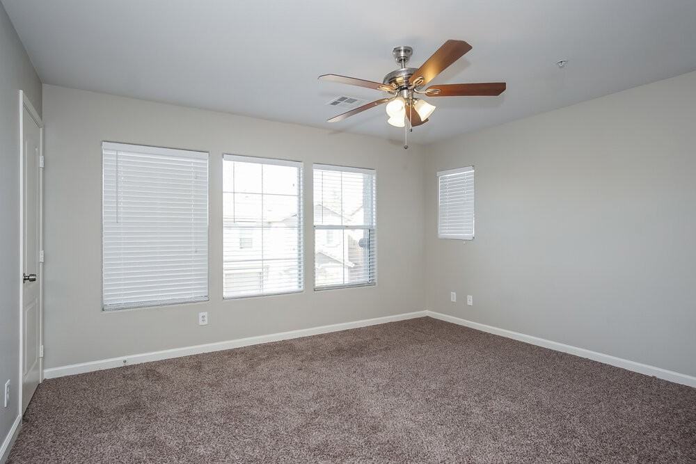 1082 Paradise Coach Dr - Photo 7 of 16