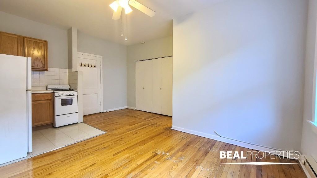 1050 W George St - Photo 3 of 6