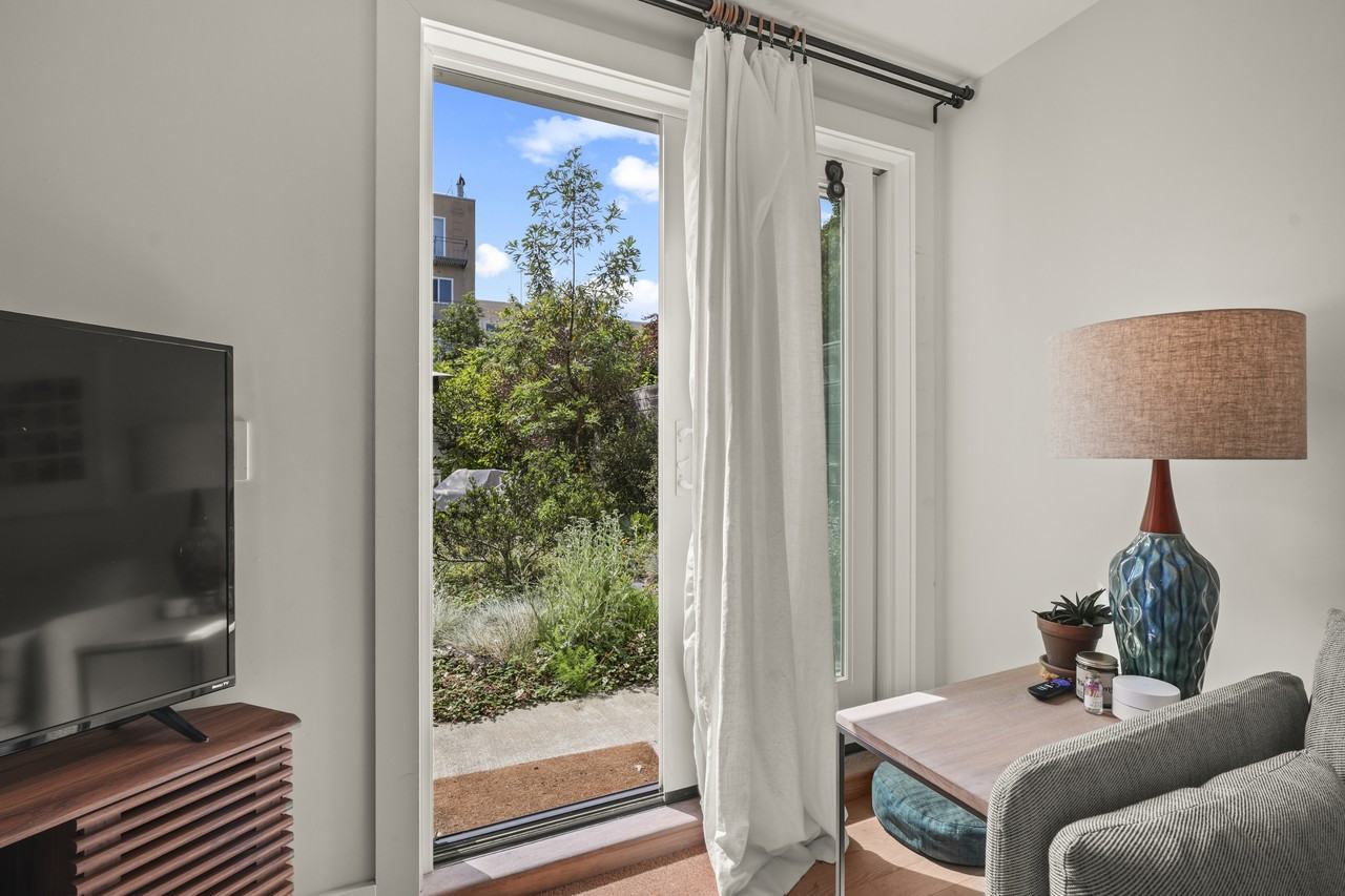 555 5th Ave #1 - Photo 3 of 14