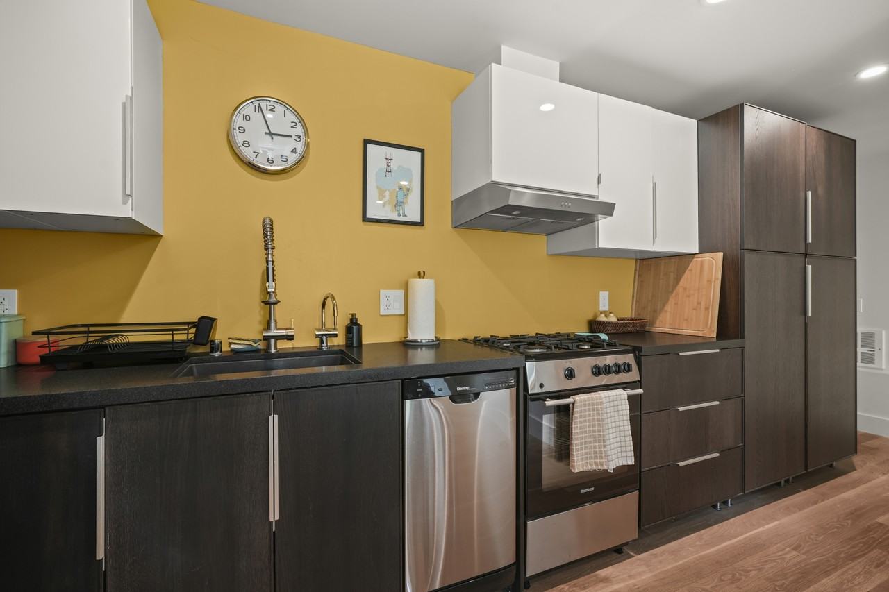 555 5th Ave #1 - Photo 5 of 14