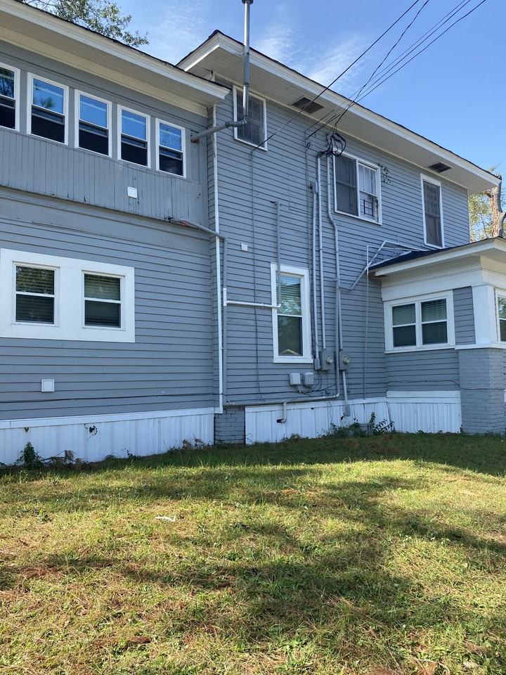 1826 Woodrow St #B - Photo 2 of 23