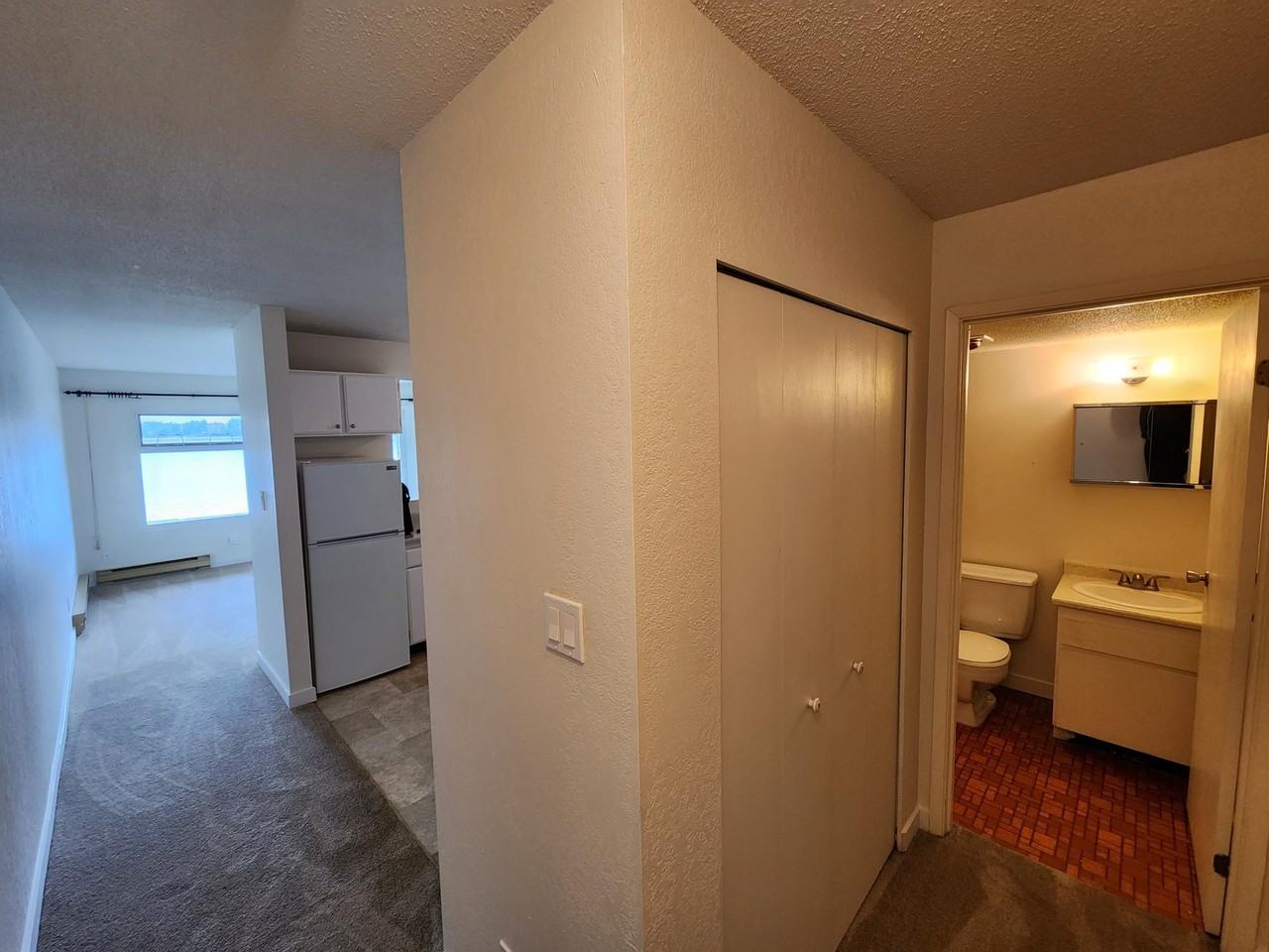 1986 Glenidle Rd #4 - Photo 2 of 13