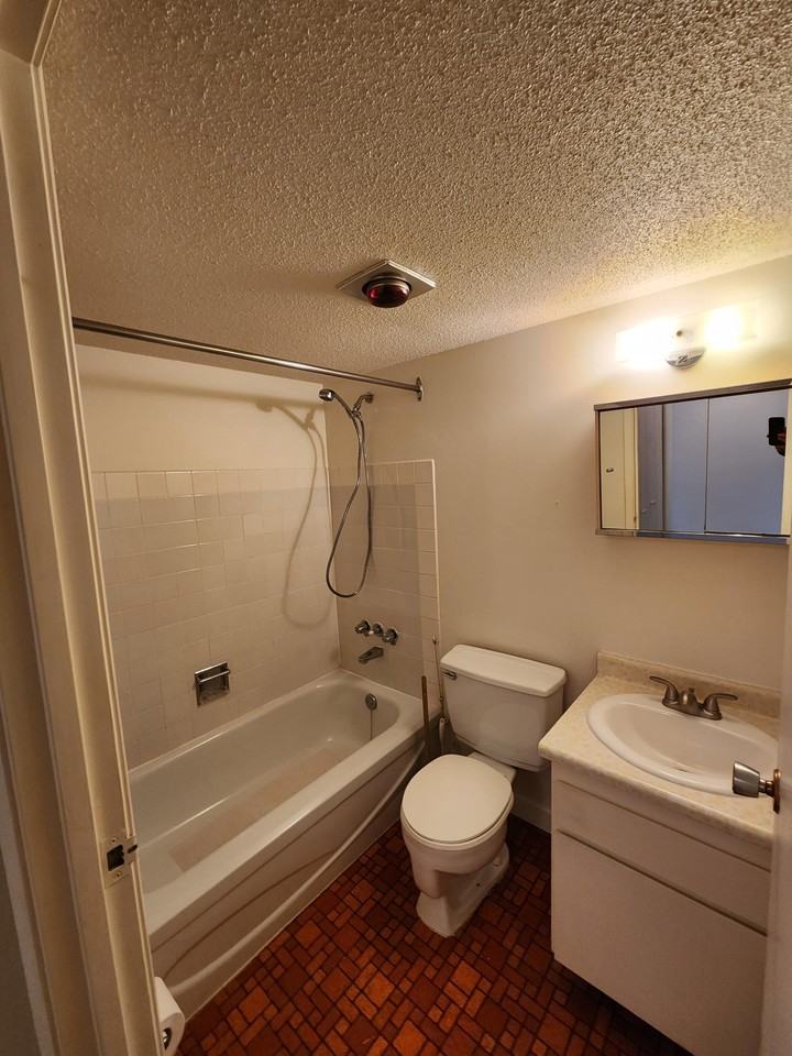 1986 Glenidle Rd #4 - Photo 4 of 13