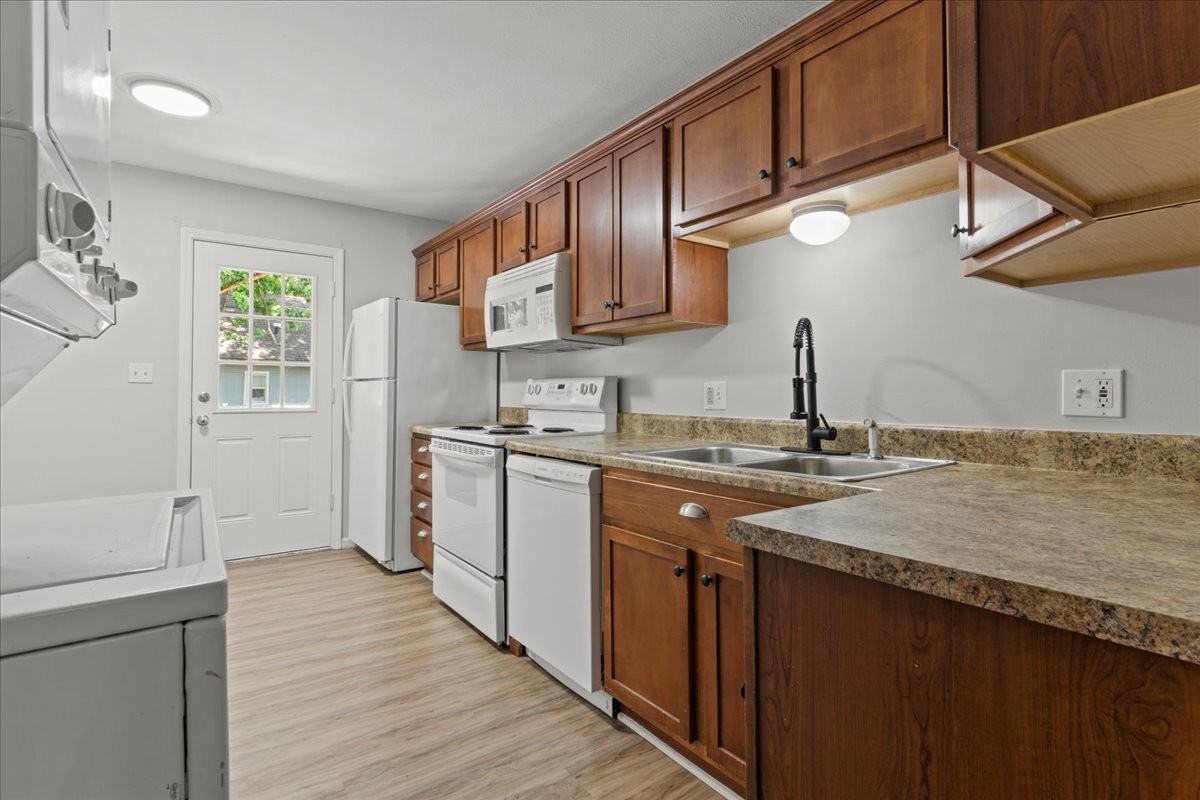 312 N 8th St #A - Photo 4 of 9