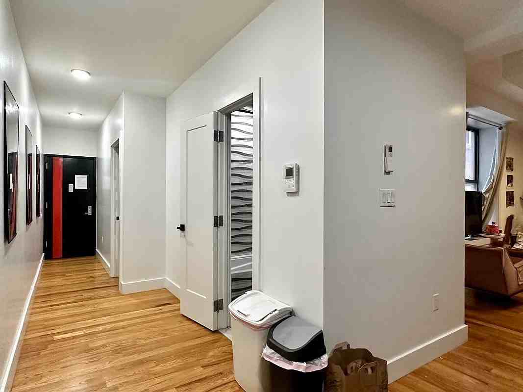 279 Kosciuszko St #105 - Photo 3 of 8