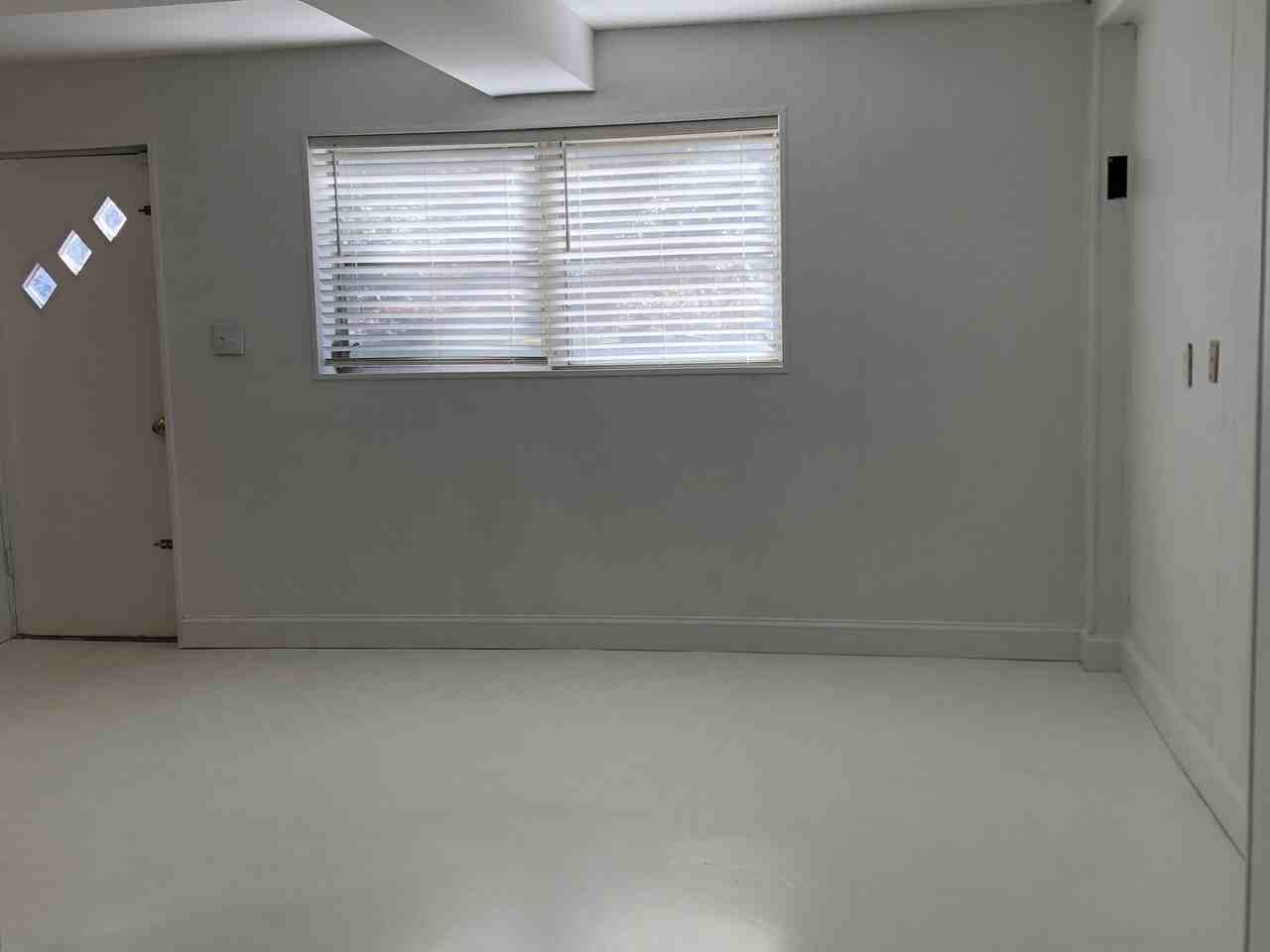 215 W Lake Dr Nw #2 - Photo 4 of 11