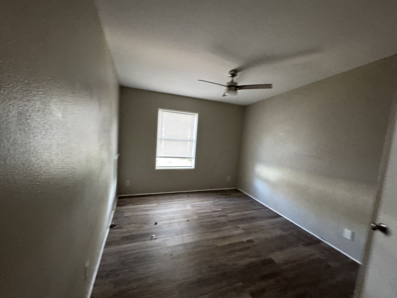 237 Temple Cir W - Photo 3 of 12