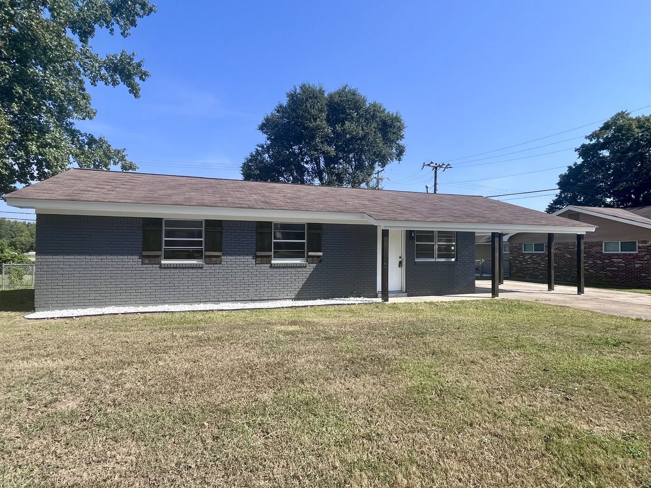 609 Hemlock St - Photo 3 of 17