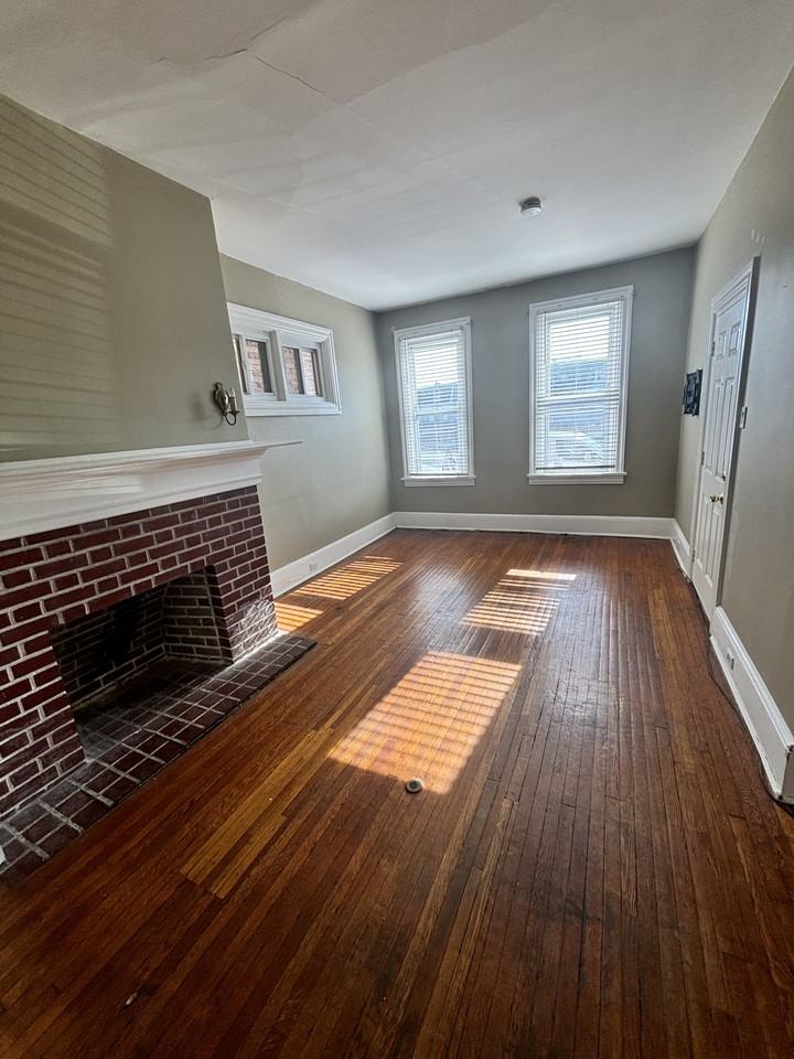 643 W Orange St #1 - Photo 3 of 13