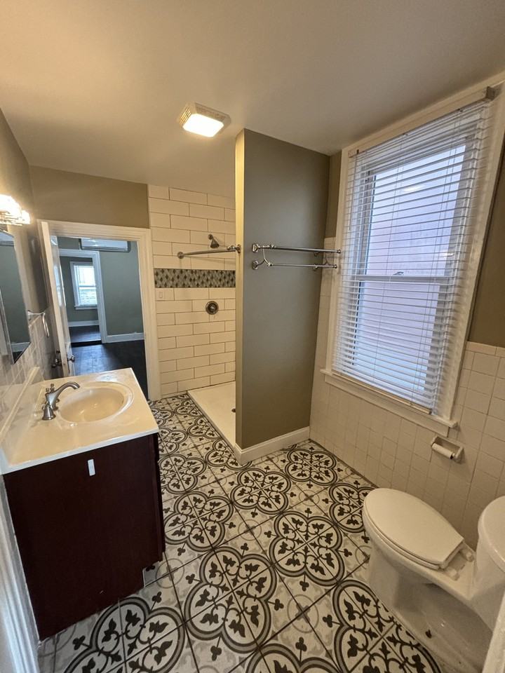 643 W Orange St #1 - Photo 7 of 13