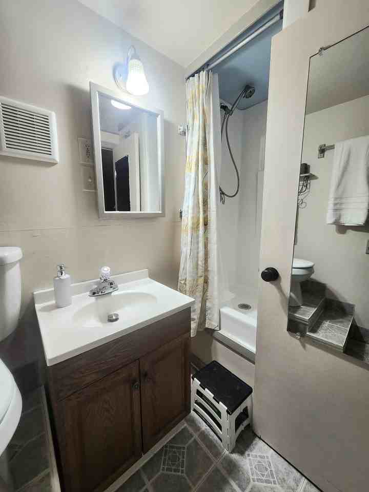 1831 Oxford Ave Sw - Photo 6 of 21