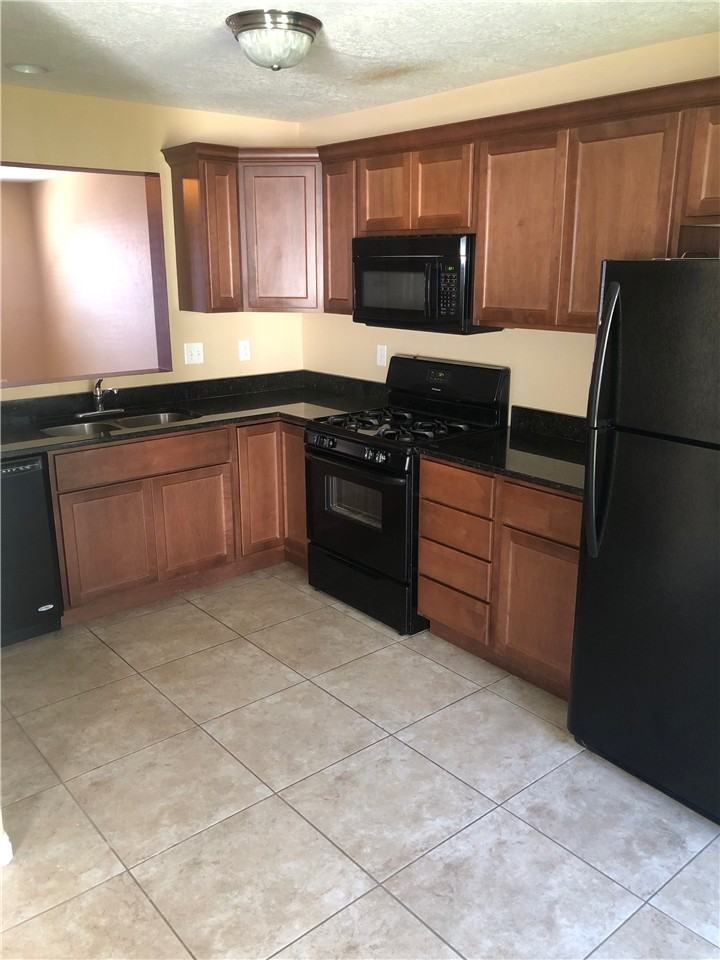 174 W Finlay Dr - Photo 3 of 10