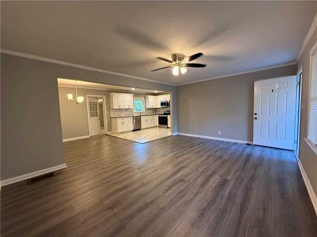 1576 Carolyn Dr - Photo 4 of 27