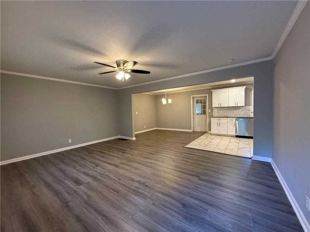 1576 Carolyn Dr - Photo 5 of 27