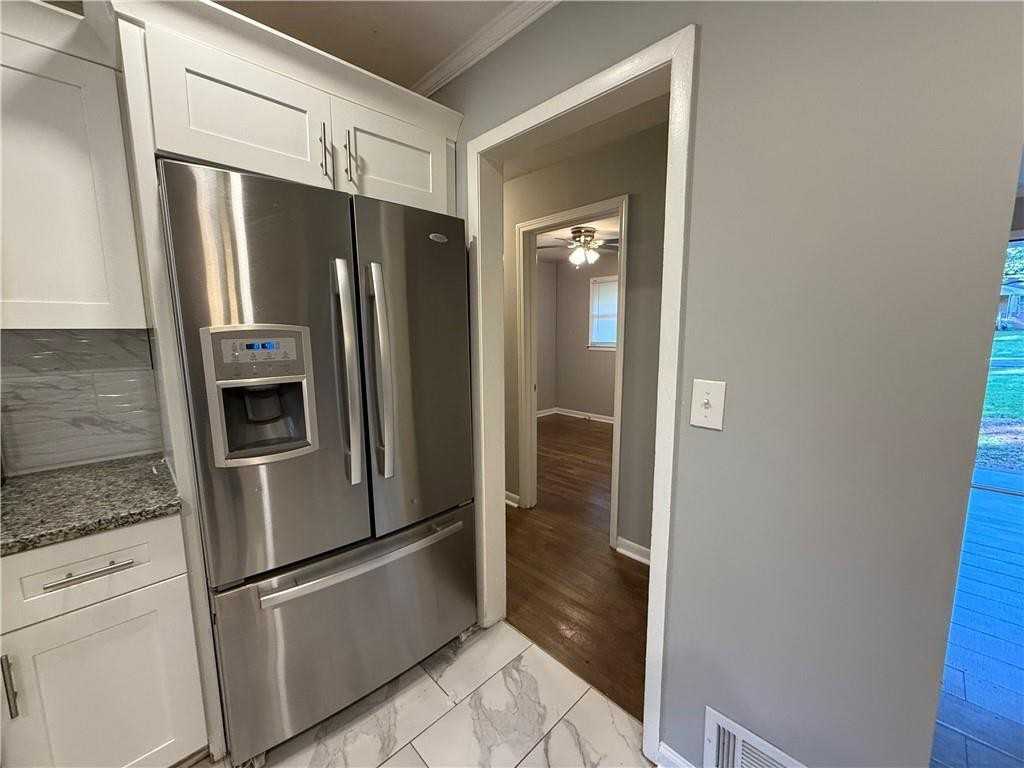 1576 Carolyn Dr - Photo 6 of 27