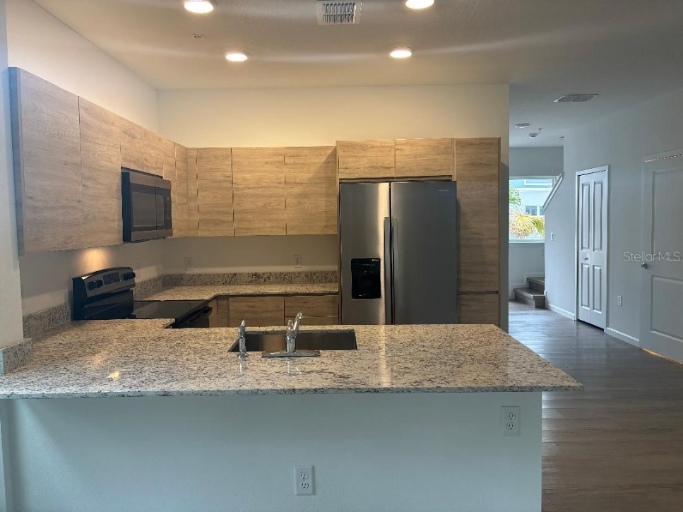 1217 Southstation Pl #506 - Photo 3 of 11