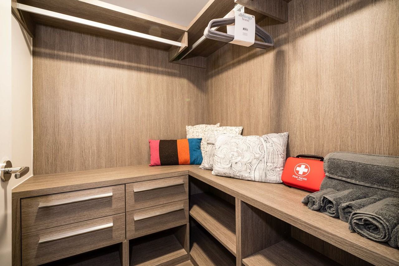 6328 Number 3 Road - Photo 5 of 9