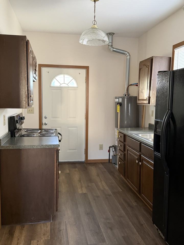 310 N Goethe Ave #1 - Photo 3 of 7