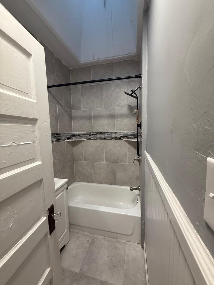 18 Oak Hill Ave #3F - Photo 3 of 9