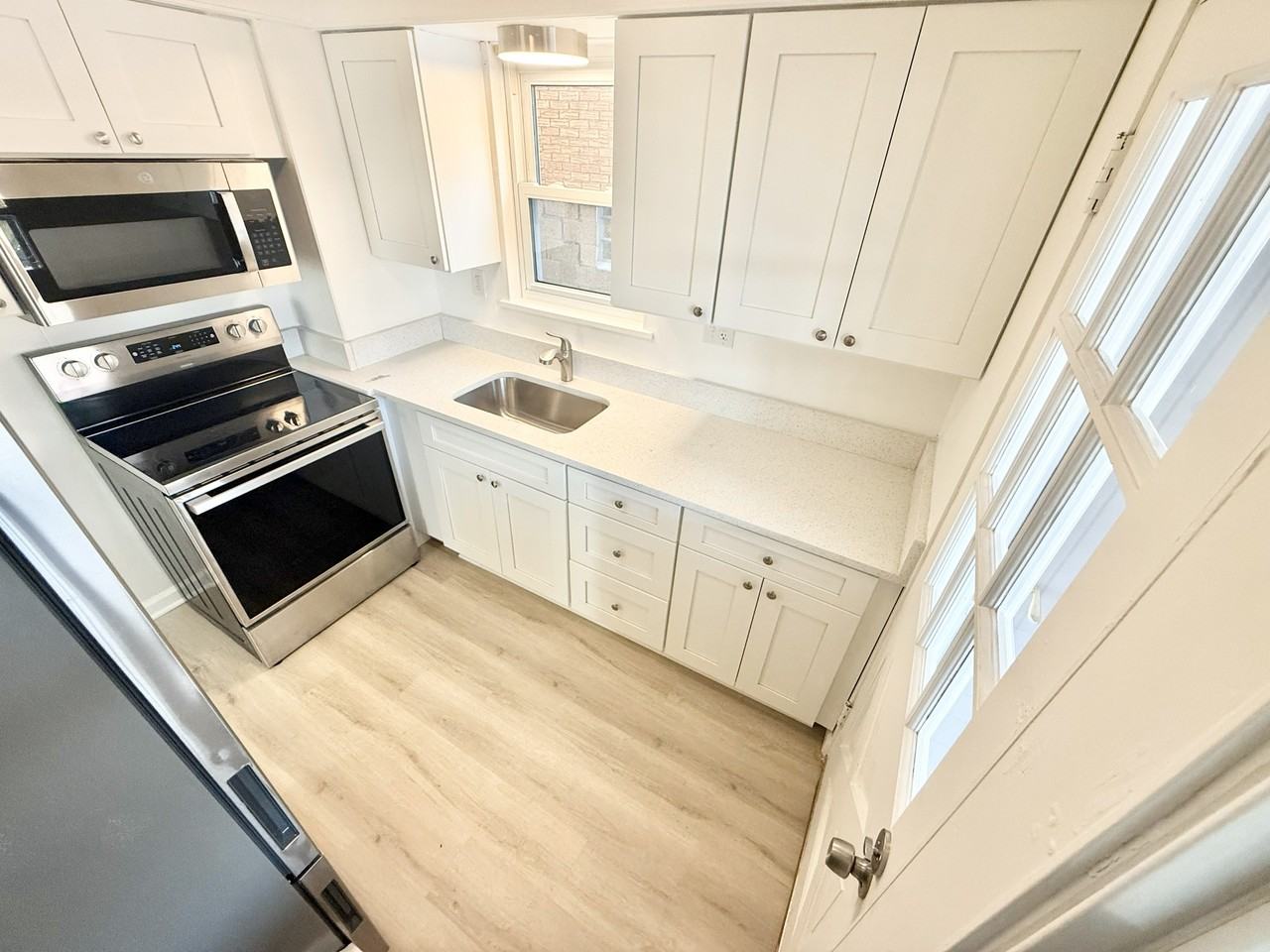 2413 Milburn St #1 - Photo 6 of 13