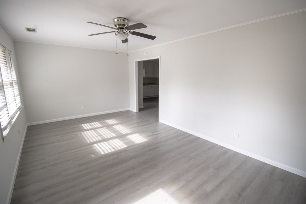 517 E Main St #1 - Photo 3 of 9