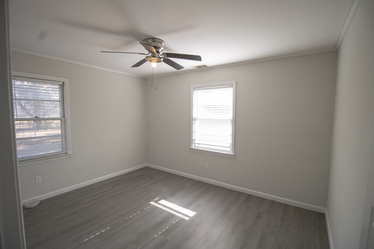 517 E Main St #1 - Photo 5 of 9